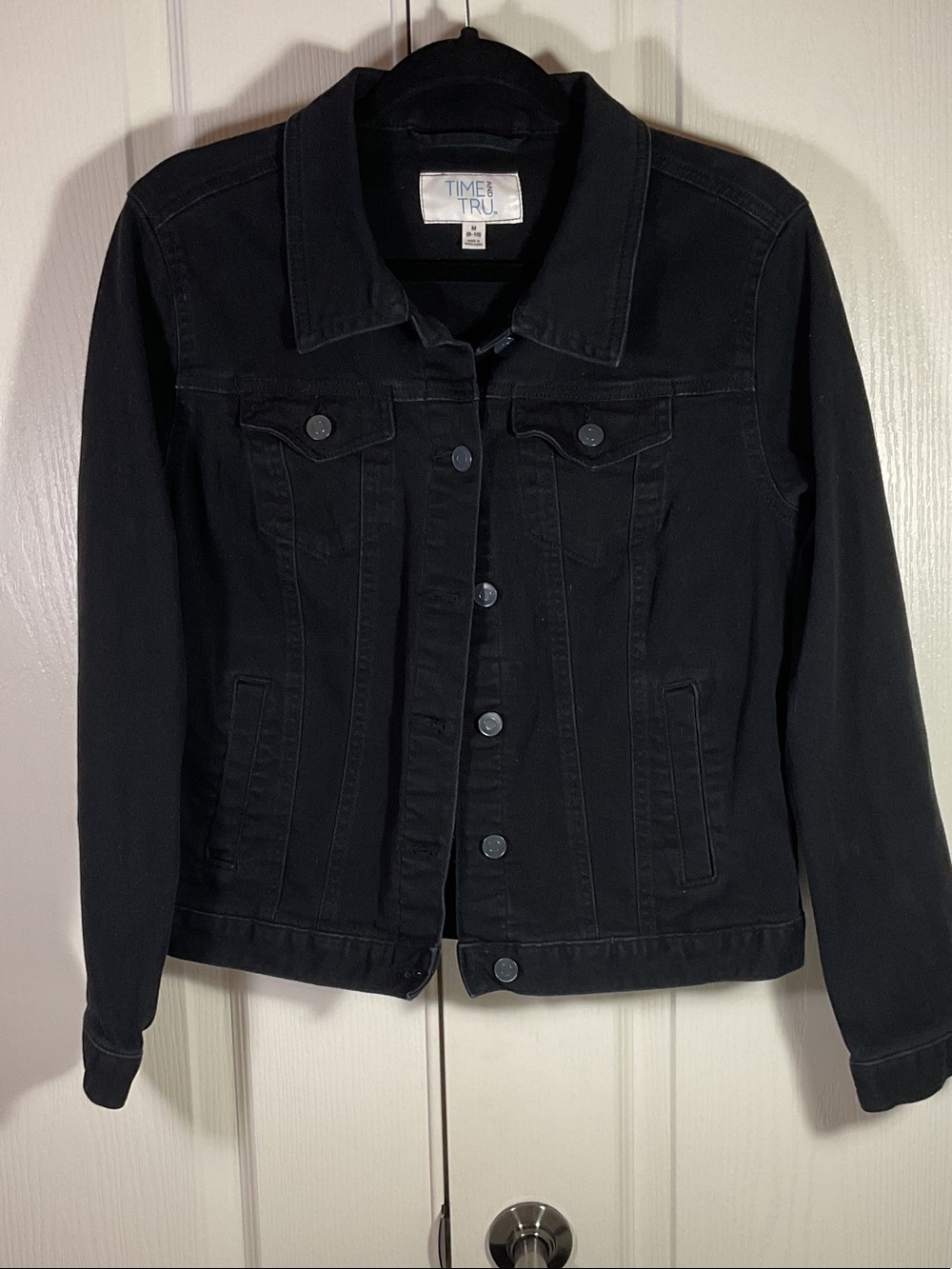 Time and Tru Women’s Black Denim Jacket